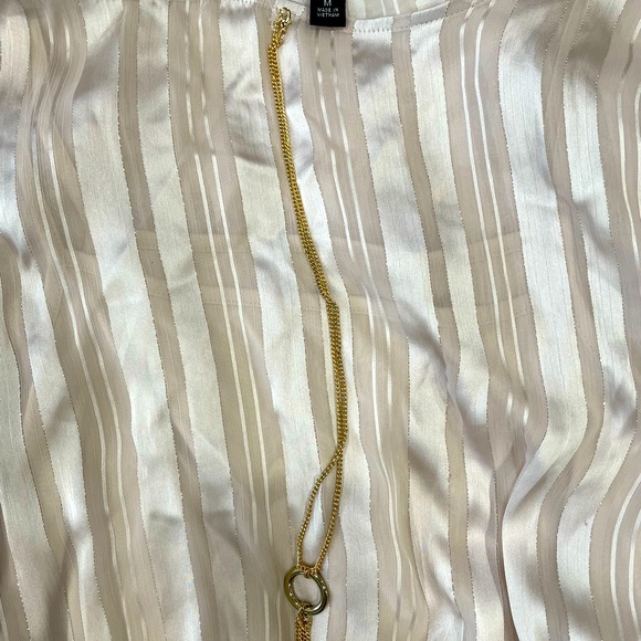 BCX_ Shadow-striped smocked hem top & Necklace - Picture 4 of 5